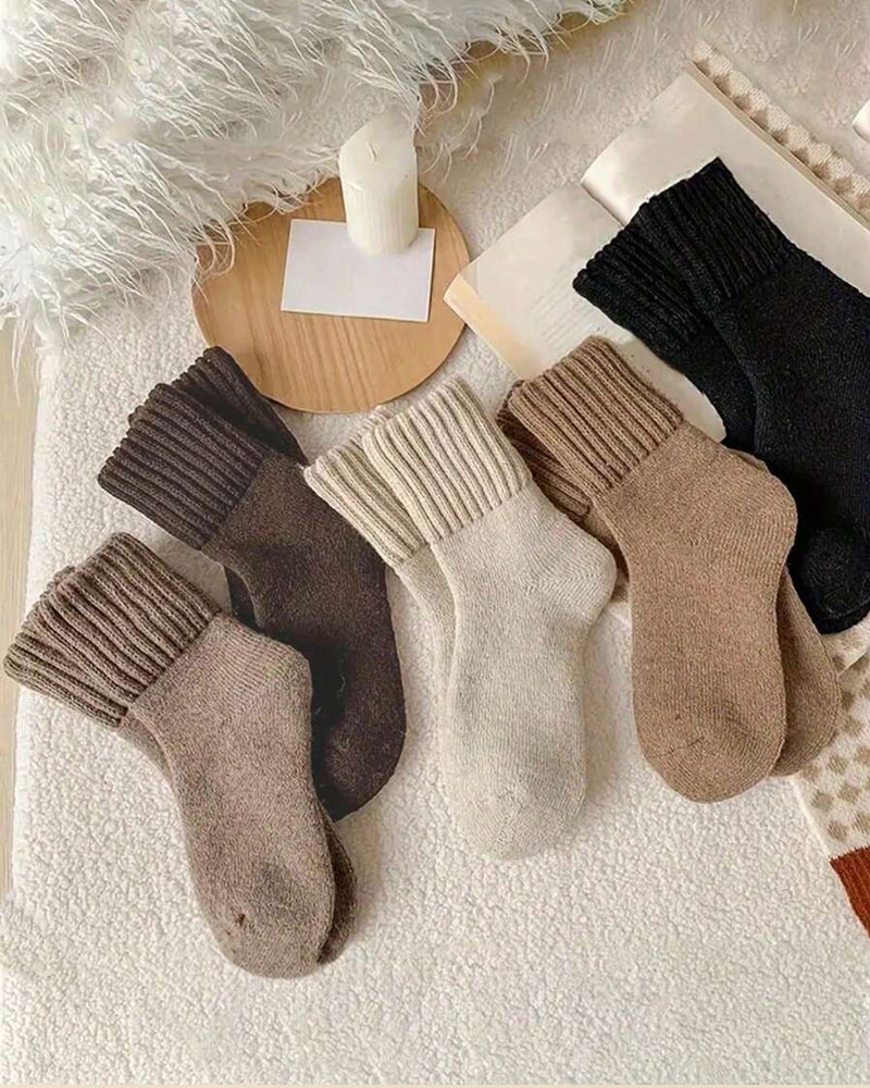 5-Pack Warm Thick Knit Soft Casual Mid-Tube Plush Socks Main image